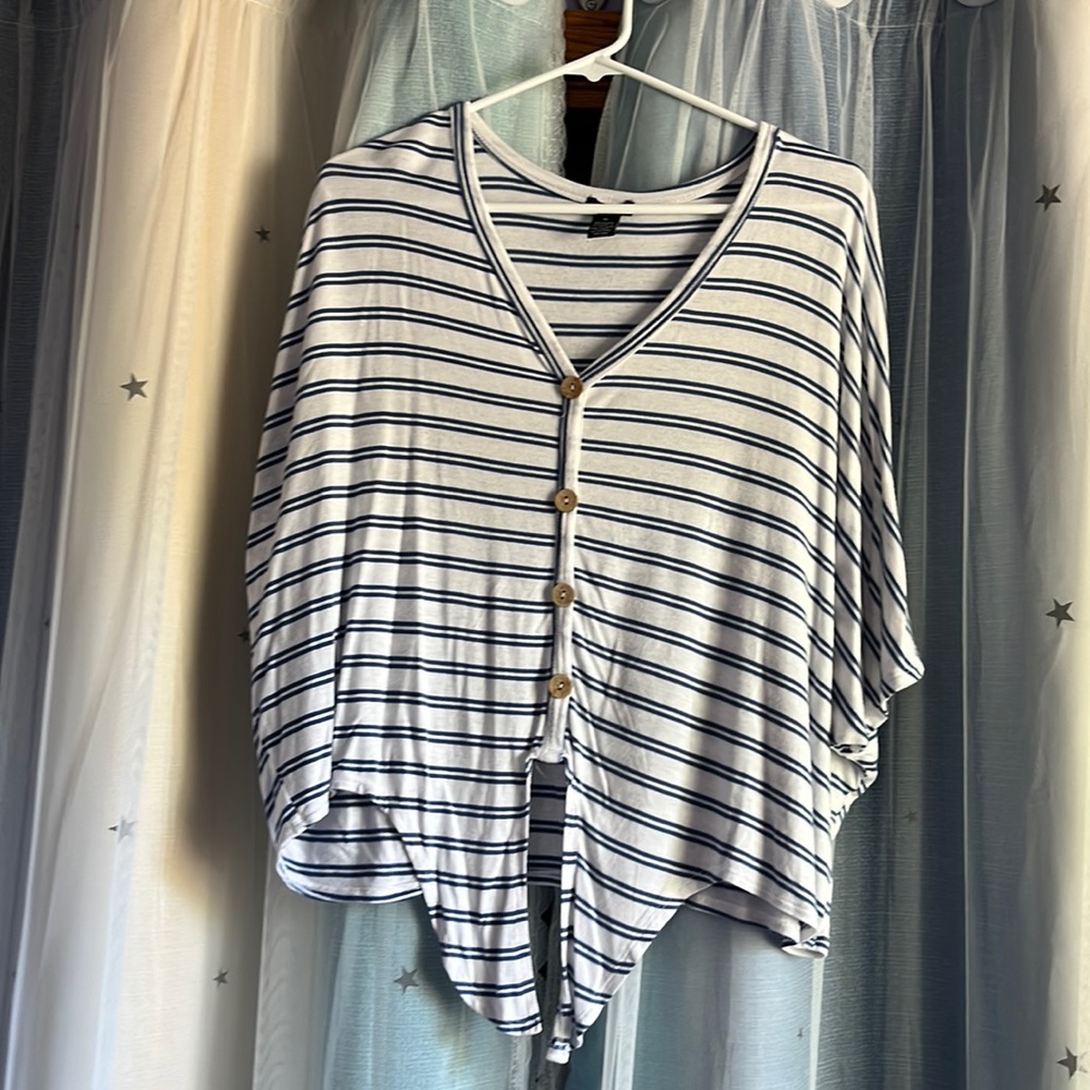 Super cute striped summer shirt with buttons! WOMENS SIZE XL